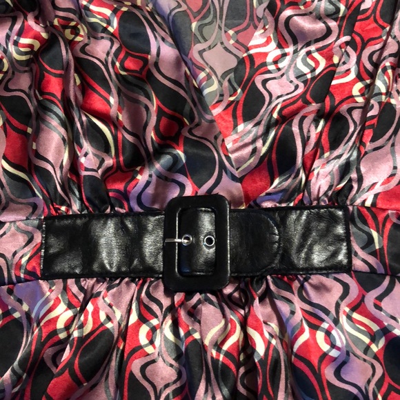 Anxiety tunic in black, red and purple - Picture 4 of 7